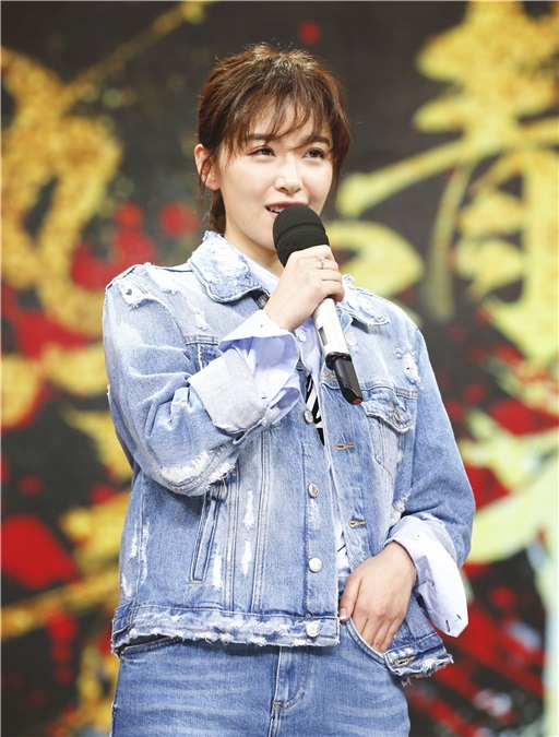 「李小男」原是摇滚迷妹!信携手阚清子「说走就走」