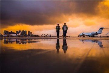 《我们的侣行》夫妇环球飞行落地北京    中国造飞机创世界航空新纪录
