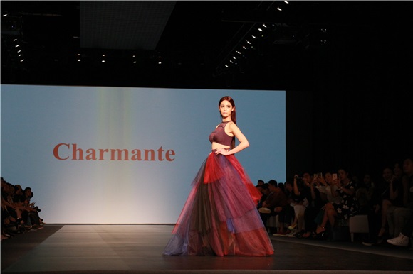 韩星Clara Lee(李成敏)、莫可欣、黄伊汶等出席「Charmante X Clara Lee Collection Show」