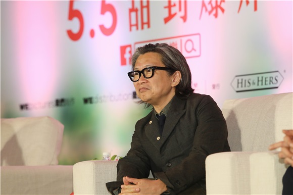 导演许宏宇、监制陈可辛、金城武、许月珍等出席电影《喜欢你》台北记者会