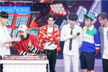 快乐大本营迎快男专场 李健发射爱心光波遭吐槽是哑炮