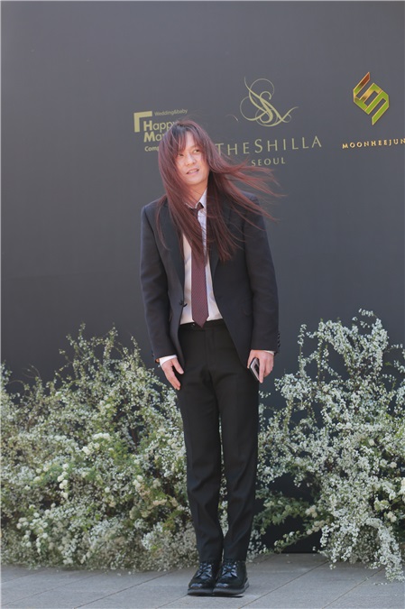文熙俊、昭燏举行婚礼亮相媒体见面会
