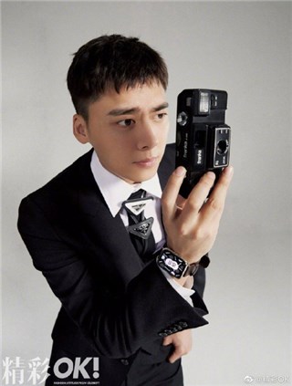 李易峰戴最新款腕表拍杂志大片 33岁魅力不减当年