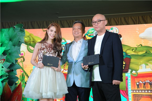 〈Yes 上海现场〉昆凌松口谈第二胎 曝女儿吃饭要配爸爸的歌