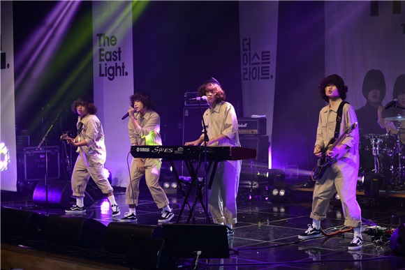 新人男乐团The EastLigh