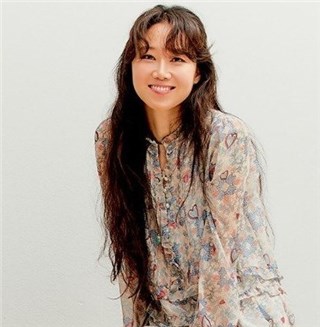 收视女王回归!孔晓振新剧变身“狗血剧作家”