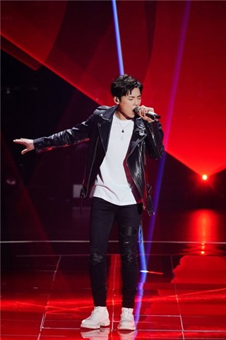 高嘉朗《天赐的声音》收获成长 直言敬畏每一次舞台