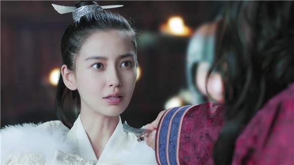 Angelababy巧计救钟汉良 王爷王妃重逢超甜蜜