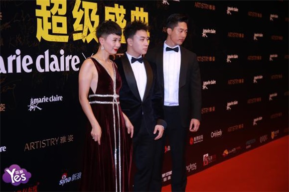 易烊千玺杨幂唐嫣Angelababy刘亦菲等出席嘉人盛典