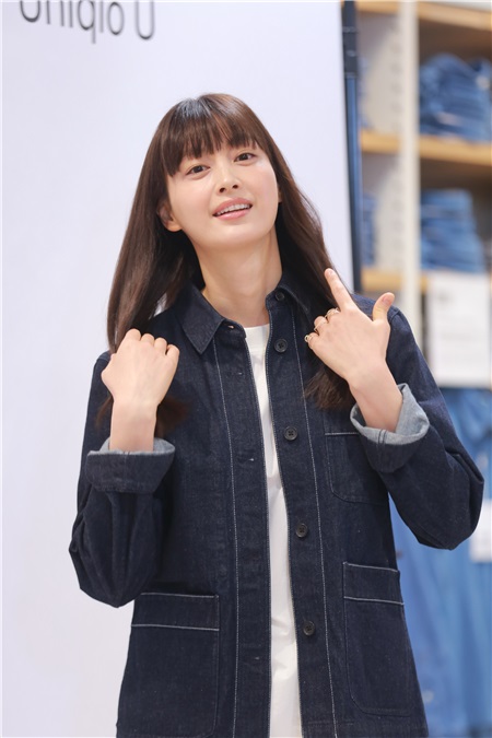 李奈映出席某品牌活动