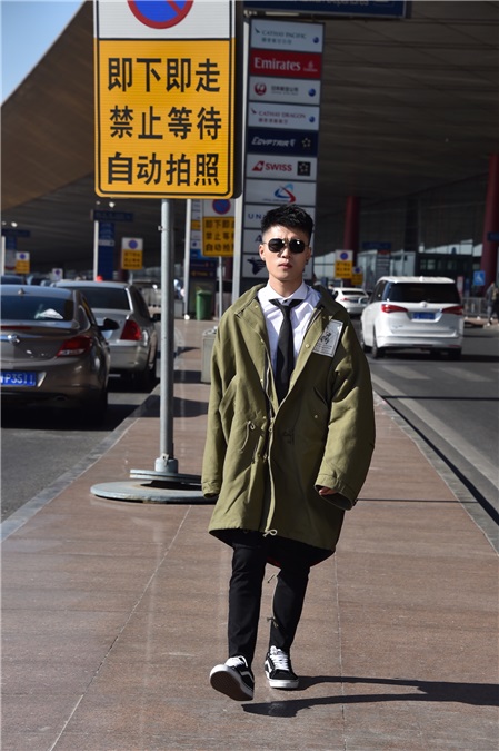 天娱四快男今日抵达洛杉矶 心态自在将出席颁奖礼