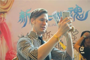(图12:外国友人也爱倩女手游)