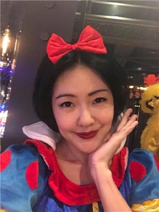 小S为了孩子办万圣节派对 网友调侃:明明自己想玩