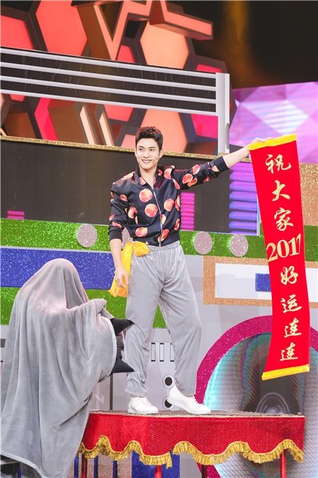 唐嫣表白理想型杨幂送祝福 「偶像男团「私生活大曝光