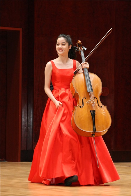 欧阳娜娜、江天霖出演214相信爱音乐演奏会