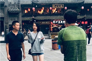 蓝江婧游访街子古镇