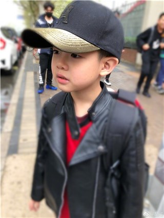 胡可晒安吉帅照表思念之情 粉丝：我们也甚是想念