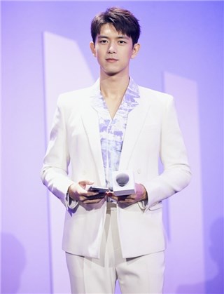 李现同款荣耀30正式上线，进入专属链结购买赢宠粉福利