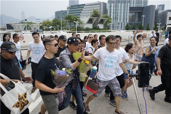 许冠杰再次出动为演唱会进行宣传