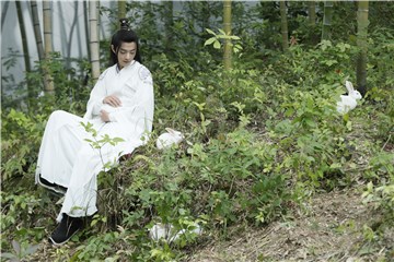 《陈情令》热播 肖战魏无羡潇洒肆意少年气