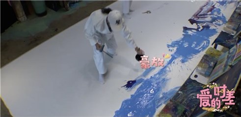 宁静与“年上男”作画引矛盾