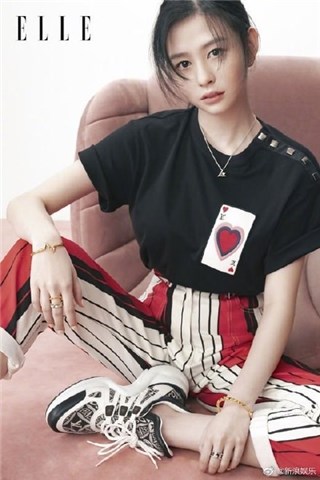 最美星二代！邱淑贞女儿沈月登杂志封面 颜值完美复刻妈妈