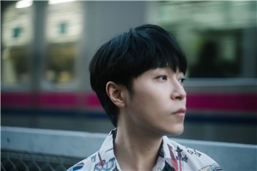 吴青峰与小野丽莎接受billboard告示牌杂志专访
