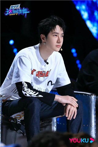 《这！就是街舞》第五季周钰翔豆豆当选小队长 昂昂“真假总导演”编舞创意破次元