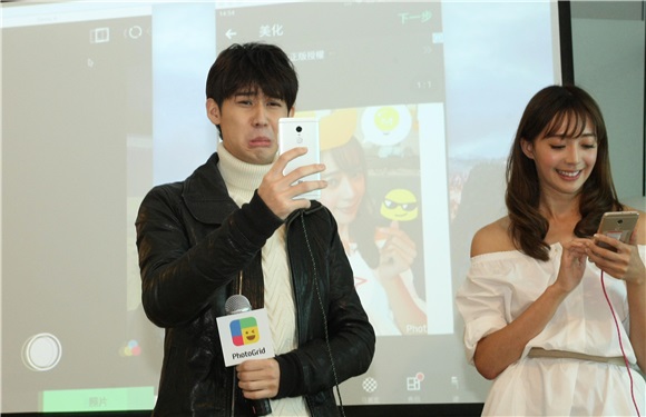 李玉玺与王心恬出席PhotoGrid猎豹科技进驻台湾记者会