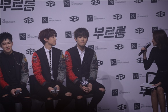 SF9举办回归ShowCase