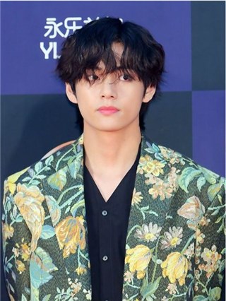 又有私生饭越线？BTS防弹少年团V护照个人资料疑遭流出