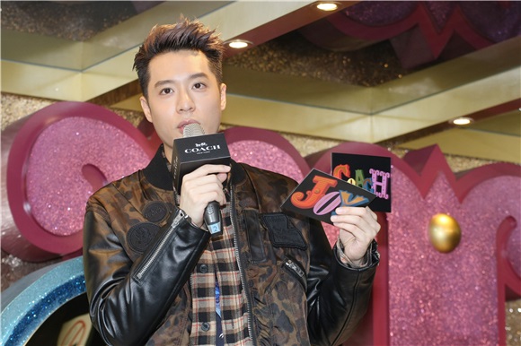 周汤豪出席包包概念店开幕