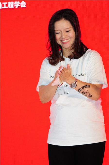 李娜姜山夫妇宣传公益短片劝勿酒驾