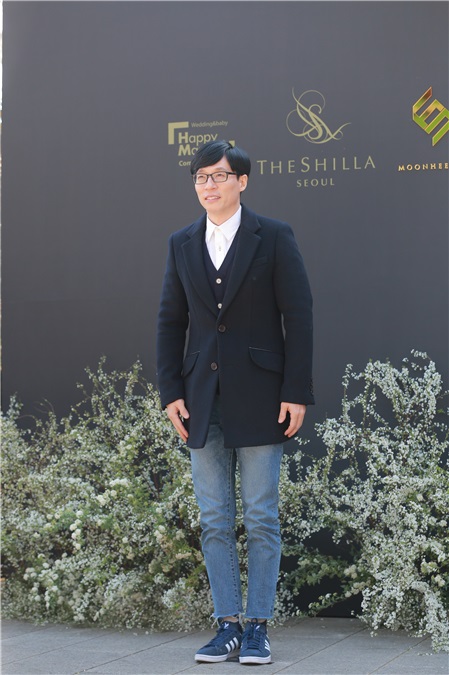 文熙俊、昭燏举行婚礼亮相媒体见面会