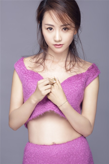 杨蓉粉紫清凉写真曝光 无辜脸犯罪胸反差萌