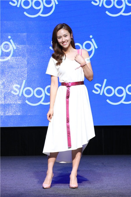 宪哥女儿SANDY发表内衣记者会