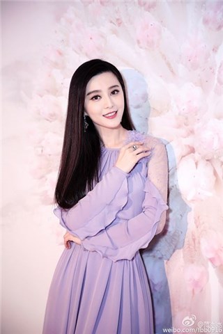 范冰冰永远不露的神秘手臂 游泳也穿长袖