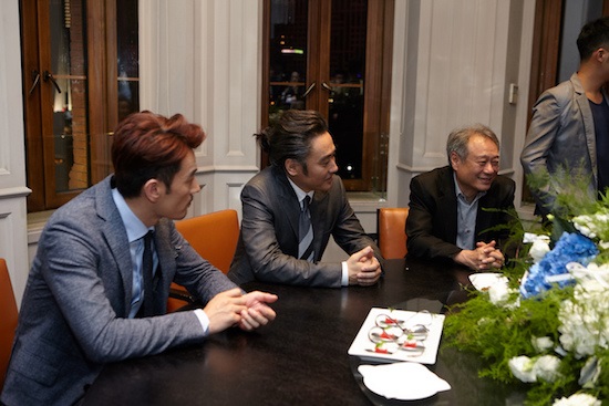 吴秀波李光洁同框直播 彼此称「叔」
