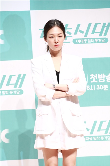 韩艺璃、韩胜研(前KARA)、朴恩彬等出席JTBC《青春时代》制作发表会