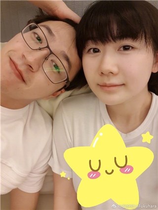 爱酱因江宏杰听不懂“板寸”忙发问 网友：就普通话而已