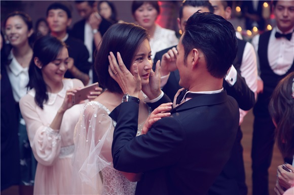 袁弘张歆艺完婚甜蜜不停 德国答谢晚宴继续发糖