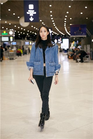 张钧甯巴黎时装周表现亮眼 风格多变时尚之旅收获满满