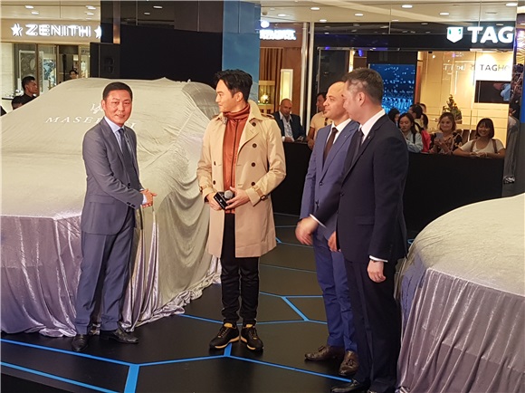 张智霖出席新车活动