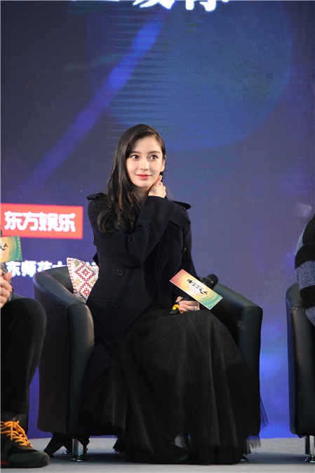 〈Yes 上海现场〉梁朝伟陈奕迅花式调酒 baby摆“肚”亮相