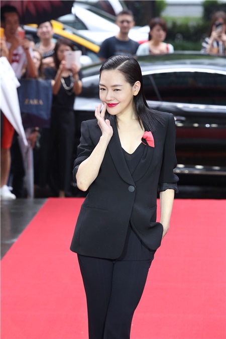 小S出席Giorgio Armani气势女王见面会