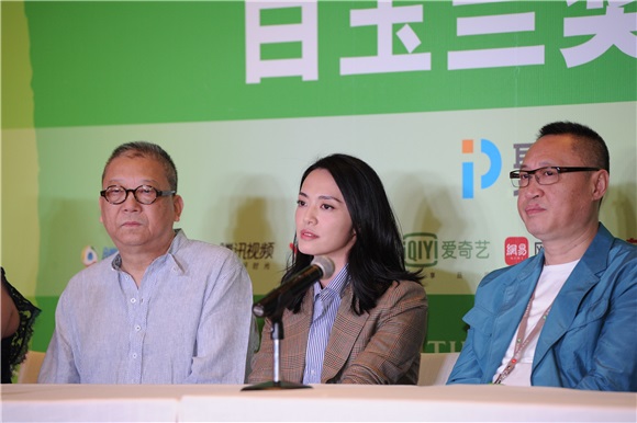 钟汉良首次担评委享受小轻松 姚晨感叹行业不断在进步