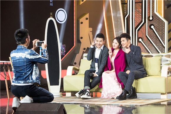 张晓龙《天天向上》儒雅绅士 网友:出场自带古风BGM
