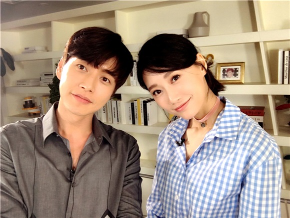 朴海镇《静距离》「发糖」 同李斯羽上演「撩妹摸头杀」