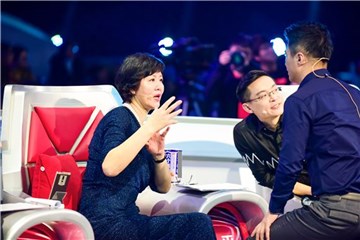 你们都让开,让叨叨魏来给我解释解释