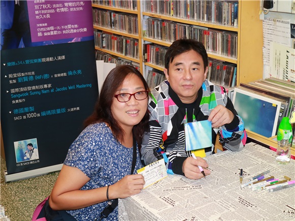 吕方抱怨新专辑遭阉割 自曝曾经历开唱前失声